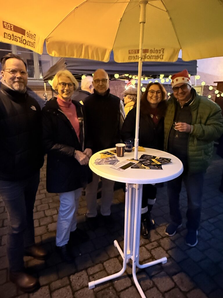 Die FDP Hanau auf dem Großauheimer Weihnachtsmarkt Die FDP Hanau auf dem Großauheimer Weihnachtsmarkt